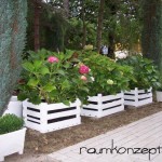 alte Obstkiste weiss fertig bepflanzt mit Hortensien