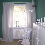 Fenster Schlafzimmer mit Vorhaengen