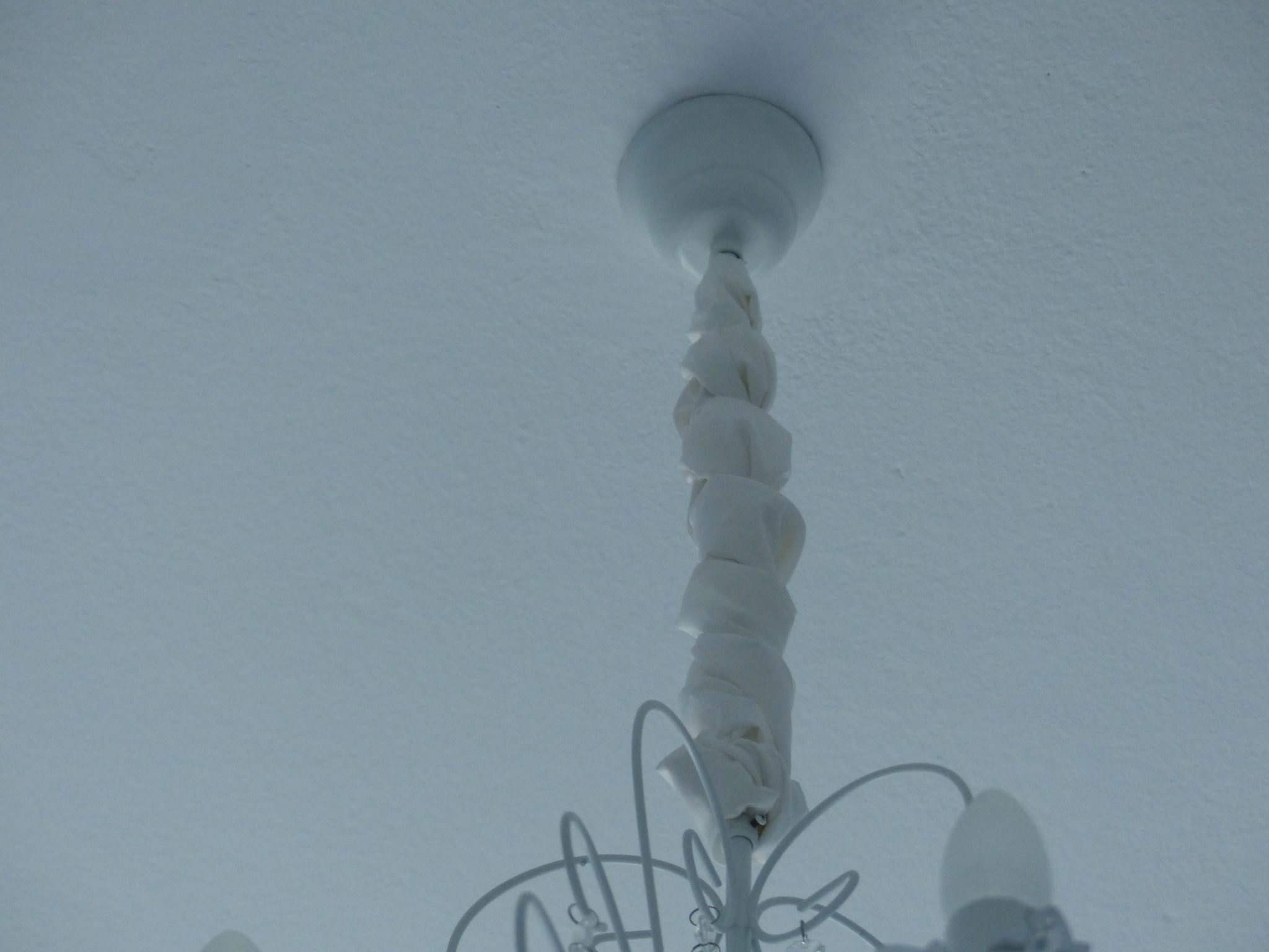 Ein weißes Schlafzimmer, viel Stauraum und kreative Lösungen - raumkonzepte