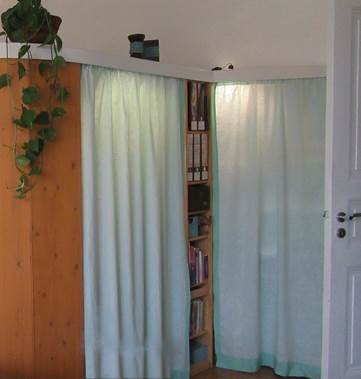 Schlafzimmer Regal-Vorhang nach Umgestaltung in Weiss