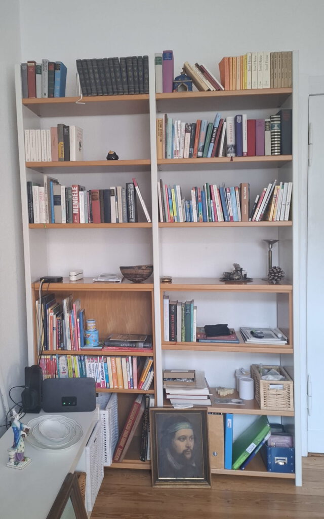 Wand-Regal-Deko vor Umdekoration