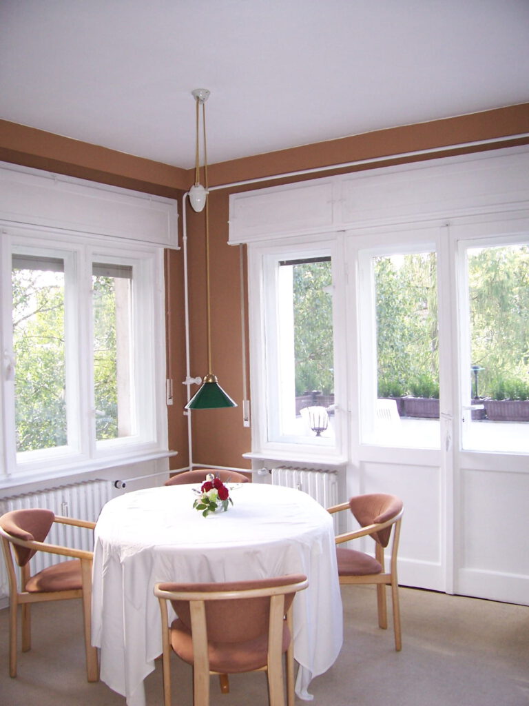 Fenster Essplatz ohne Vorhaenge