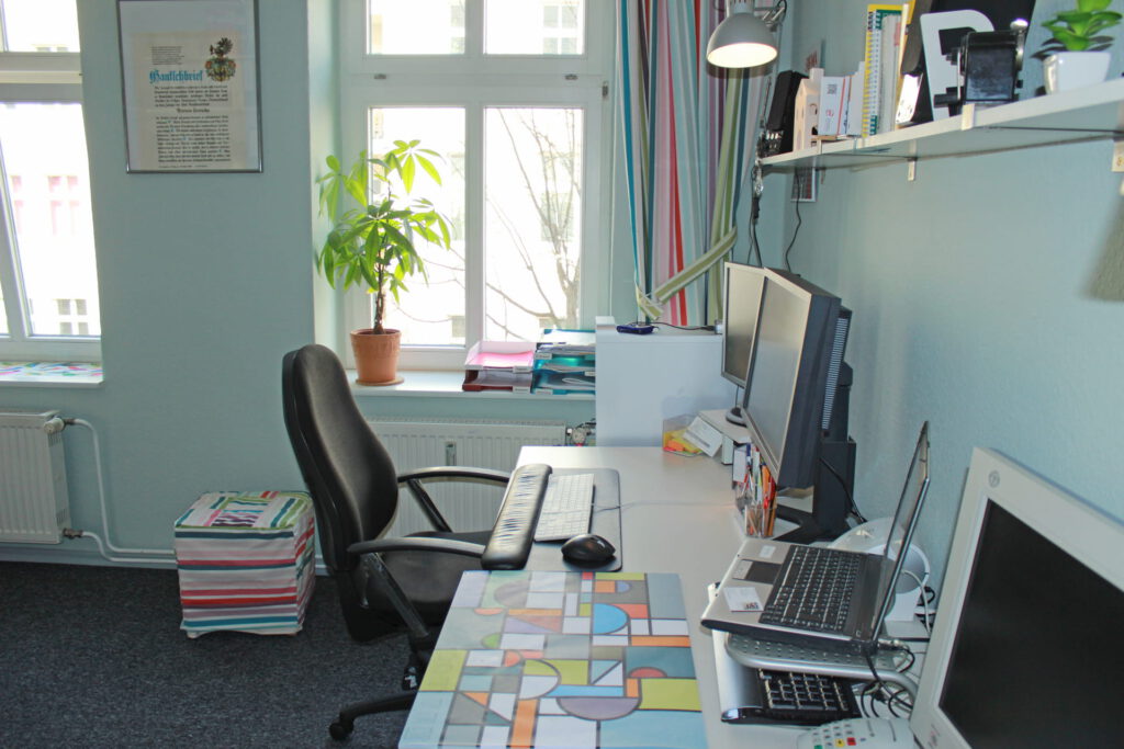Homeoffice Fensterseite nach Umgestaltung