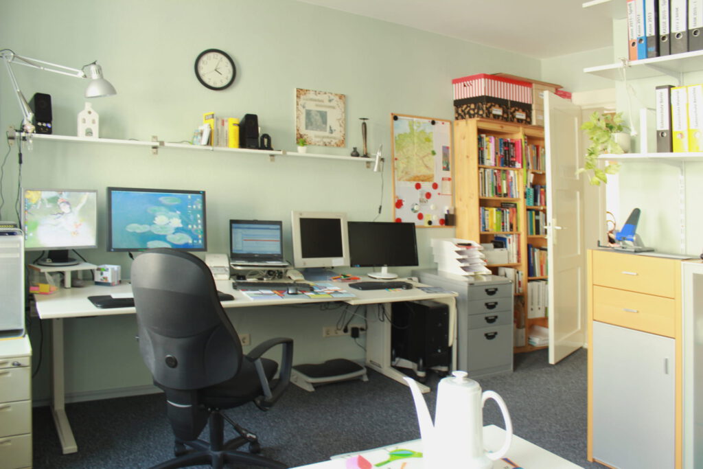 Homeoffice rechte Seite nach Umgestaltung