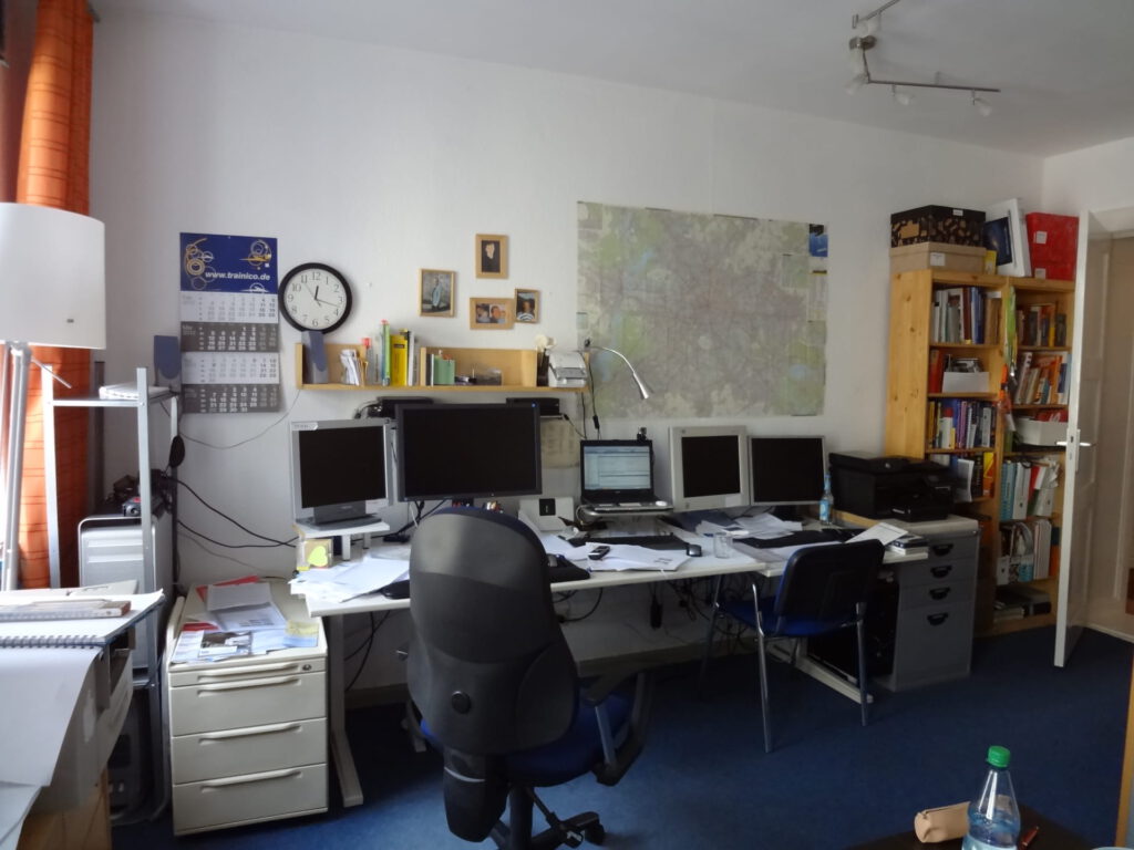 Homeoffice rechte Seite vor Umgestaltung