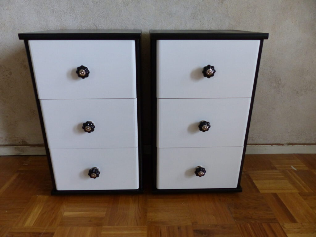 kleine Kommoden nachher, schwarz und weiss, richtig fesch