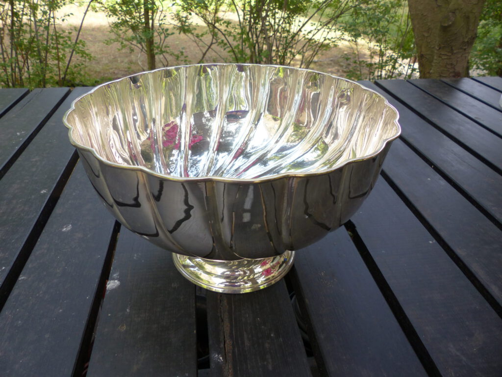 pinke Orchidee Material silberner Sektkühler