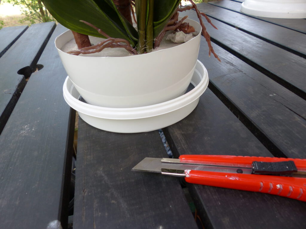 pinke Orchidee inArbeit Kante abtrennen