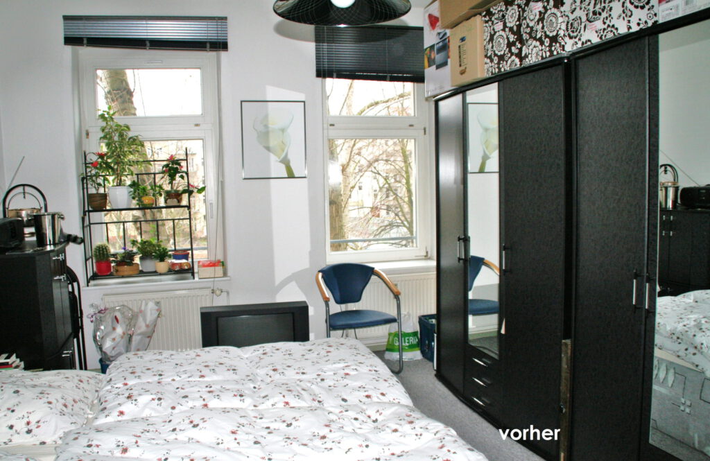 Schlafzimmer Raumaufteilung vor Umgestaltung Bett links Schrank rechts