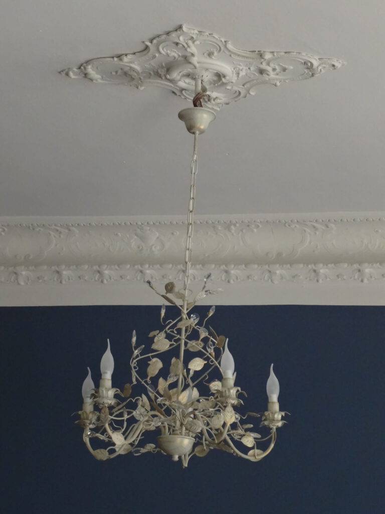 Shop Stuckdecke Lampe nach Umgestaltung mit Kronleuchter fur passendes Licht